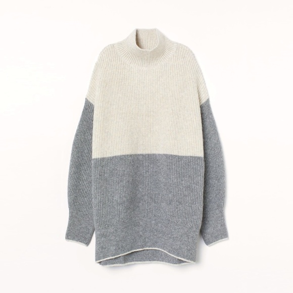 H&M Oversized Turtleneck Sweater - NWT - Picture 3 of 4